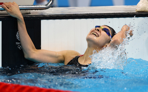 【東京五輪／競泳女子】大橋悠依が競泳個人メドレー2冠、金メダルの重圧跳ね返す　「後悔はないと言えるように泳ごうと」 画像