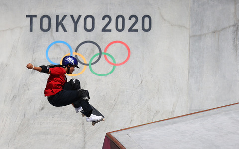 【東京五輪／スケートボード】五輪公式インスタが「パーク」決勝に熱烈賛辞　ライバルを抱きしめる感動シーンに脚光 画像