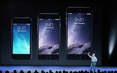 iPhone 6 Plusのサイズ…「ちょうど1万円札くらい」 画像