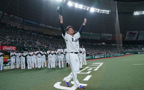 【プロ野球】松坂大輔の引退セレモニーにイチロー氏登場　米メディアも「心温まる瞬間」と感動伝える 画像