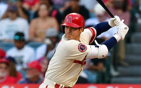 【MLB】大谷翔平、変則右腕から3試合ぶり今季17号本塁打　トラウトとの2者連続アーチに本拠地ファン歓喜 画像