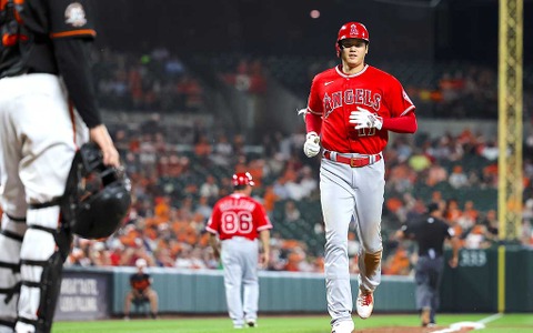 【MLB】大谷翔平、改修スタジアムの柵を越えた今季19号　米実況「そんなバカな……」 画像