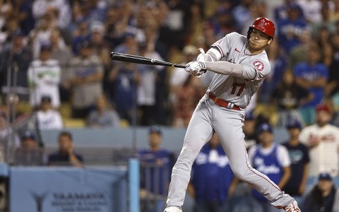 【MLB】自打球で苦悶　アザが残る大谷翔平、104年ぶりの偉業がかかる次回先発登板への影響は… 画像