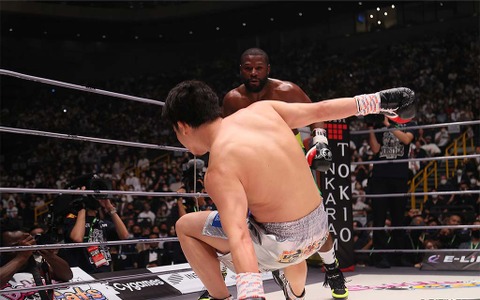 【超RIZIN】朝倉未来、メイウェザー相手に“大健闘”も悔しいKO敗戦　強烈右カウンター一撃で決着 画像