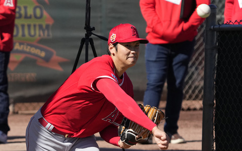 【MLB】大谷翔平、WBCに向けてキャンプ初日から37球　トラウトは“盟友”の残留熱望「説得するための最高のセールスマン」 画像