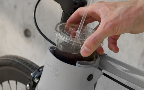 カップコーヒーに便利　フレームに取り付ける自転車用カップホルダー登場 画像