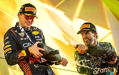 【F1】開幕戦バーレーンGPはレッドブルが1-2 「我々が望んでいたスタート」とフェルスタッペン アロンソは2年ぶり表彰台 画像