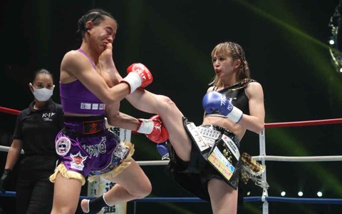 【K1】菅原美優、“前蹴り”でパヤーフォンを圧倒　判定勝利で涙の2代目女王に 画像