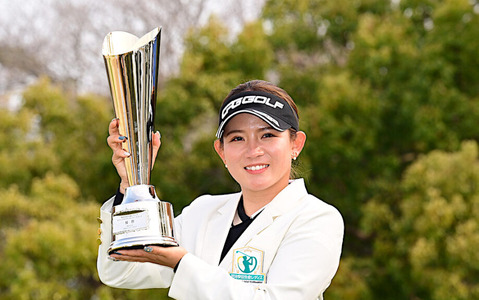 【女子ゴルフ】吉本ひかるがプレーオフ制し涙の初勝利、黄金世代12人目の優勝者に　明治安田生命レディス 画像