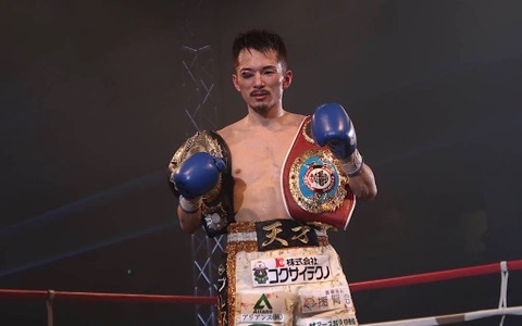 【ボクシング】那須川天心デビュー戦でIBF世界フェザー級挑戦者決定戦に挑む阿部麗也　「仕事があっても強くなれる」を証明 画像