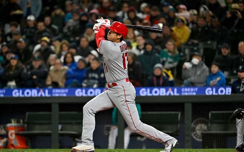 【MLB】大谷翔平、2戦連続“確信歩き”弾も試合前にはイチローに深々と礼　特大の勝ち越しアーチに「良いスイングだった」と指揮官 画像