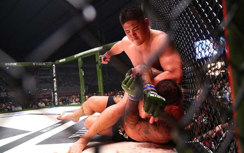 【RIZIN】スダリオ剛、UFC仕込みのMMAファイトで南海の大魔神を“血染め”圧倒　「産まれた子供にかっこいい姿見せられた」 画像