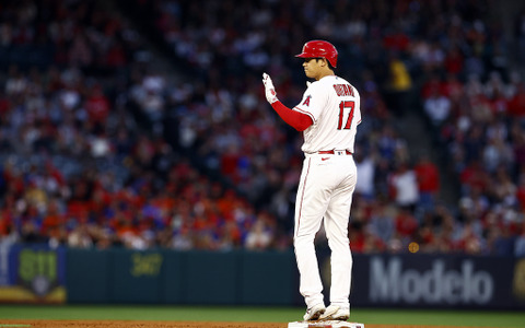 【MLB】大谷翔平、右手一本で161キロ技ありタイムリー二塁打　「いかに力強いかだ」と実況も感心しきり 画像