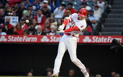 【MLB】大谷翔平、鈴木誠也の頭上越え第16号“弾丸アーチ”でエ軍逆転勝利を演出　日本人対決初戦を制す 画像