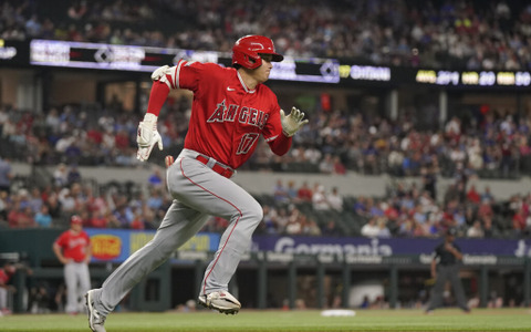【MLB】大谷翔平、初回は本塁打級181キロ弾丸二塁打でチャンスメーク 実況「ユニコーンによる二塁打だ」と興奮 画像