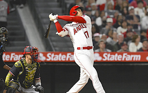 【MLB】サイ・ヤング賞左腕カーショー「大谷翔平の打撃はパワフルだ」　体勢崩しながらの飛距離にビックリ 画像