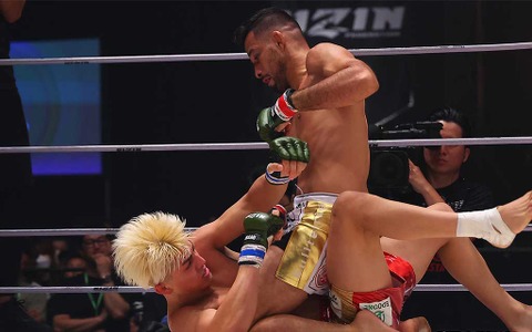 【RIZIN.43】クレベル・コイケ、鈴木千裕に1Rアームバーで“完勝”「すぐにタイトルマッチお願いします」　鈴木は悔しさ滲ませ慟哭 画像