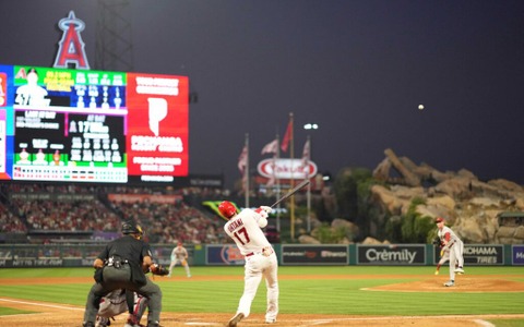 【MLB】大谷翔平、驚愕の“150メートル”自己最長特大30号弾　現地実況も思わず25秒間絶句 画像