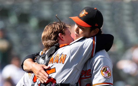 【MLB】藤浪晋太郎、“最速球”トップ5独占で古巣3連戦をスイープ　貯金「30」で勝利後は捕手とハグし談笑 画像