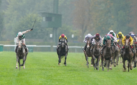 【凱旋門賞／馬連5点勝負】本命は無敗ダービー馬ではなく……トレンドは“独の刺客”　スルーセブンシーズは妙味薄 画像