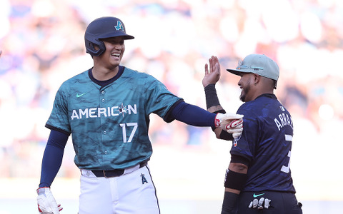 【MLB】大谷翔平は2023年も愛された　タイトル争った“2021年HR王”に2年連続首位打者…各地で繰り広げた笑顔の交流 画像