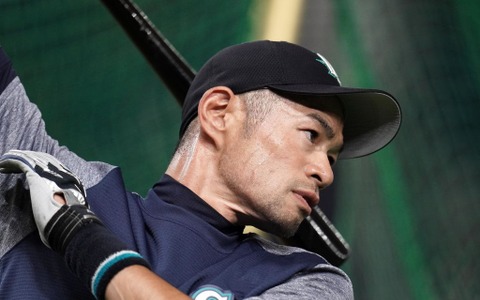 【MLB】イチローが“愛弟子”ロドリゲスとキャッチボールでファン歓喜　マリナーズ春季キャンプが始動 画像