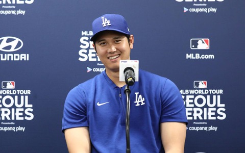 【MLB】大谷翔平、会見に記者殺到で“圧巻景色”　ベッツ、フリーマンとの“MVPトリオ”が韓国に上陸 画像