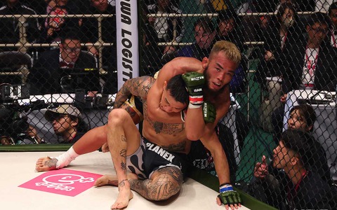 【RIZIN】「火が付くタイプだ」武田光司が“脂汗悶絶”ローブローからの大逆転勝利　萩原京平をレスリング力で支配 画像