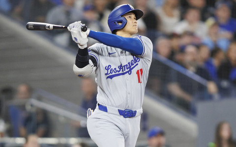 【MLB】大谷翔平、今季7号でロバーツ監督と並び“日本出身”最多タイ　公式記者も注目「自身の監督の記録に並んだ」 画像