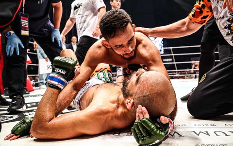 【RIZIN.47】「早すぎて見えなかった……」クレベル・コイケ、元王者に“秒殺”一本勝ち まさかの展開に会場騒然「回転したら極まってた」 画像