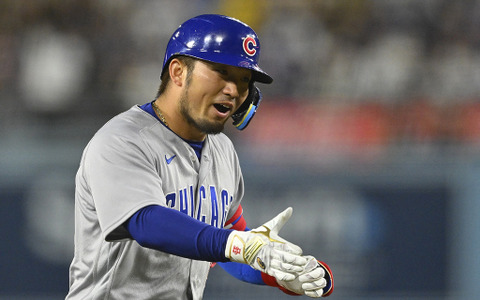 【MLB】今季初4番の鈴木誠也、バックスクリーンへ8号ソロ 通算42本塁打は“カブスの先輩”に並ぶ、メジャー自身最速ペースで量産中 画像
