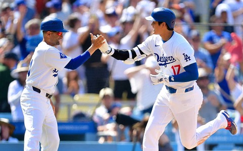 【MLB】大谷翔平の31号アーチは驚愕の「滞空時間7.1秒」　ロバーツ監督が「サンドウェッジで打ったね」と冗談も 画像