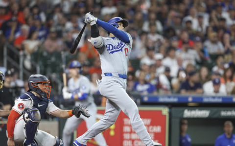 【MLB】大谷翔平、驚愕32号からの“確信歩き”に公式も注目「ショウヘイは打球に見とれた」　マニアも大興奮「見るのを止められない」 画像