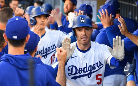 【MLB】戦列復帰のフリーマンにハーパーらも拍手　闘病の三男は無事退院「1時間しか眠れず、試合に出た日も」 画像