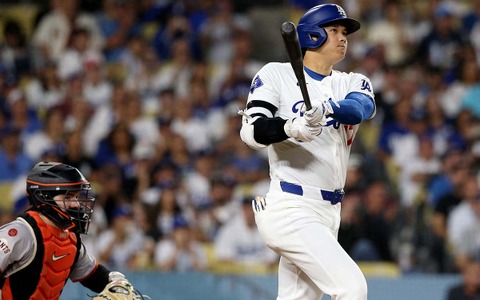 【MLB】大谷翔平、188キロ“弾丸”ツーベースと今季32盗塁目で好機演出　「ボールを破壊した」と米記者驚愕 画像