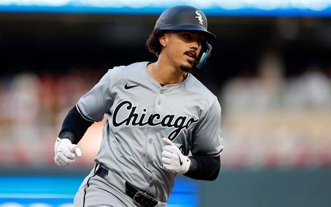 【MLB】常勝ドジャースから“21連敗”のWソックスへ移籍……24歳外野手がベンチでぼう然自失　「あまり幸せそうに見えない」と米メディアが嘆き 画像