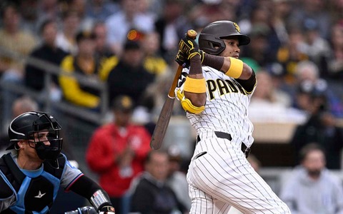 【MLB】“安打製造機”アラエス、3年連続の首位打者なるか 公式注目の驚愕スタッツ「115打席三振なし」 画像