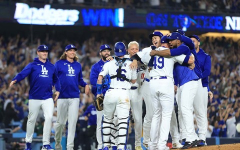 【MLB】ドジャース気迫の“完封リレー”で地区Sパドレス撃破 山本由伸が5回無失点の快投、大谷翔平も歓喜の美酒 画像