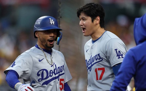 【MLB】大谷翔平が四球で歩くと……続くベッツの打率は“4割超”　米メディア「オオタニがベースを駆け回る時、ムーキーのギアが上がる」と指摘 画像