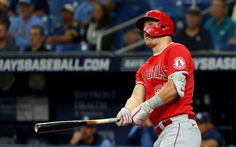 【MLB】復活目指すトラウトに贈られるべき“プレゼント”は？　公式の特集に登場、400本塁打超えで「最高の選手だった理由を思い起こさせる」 画像