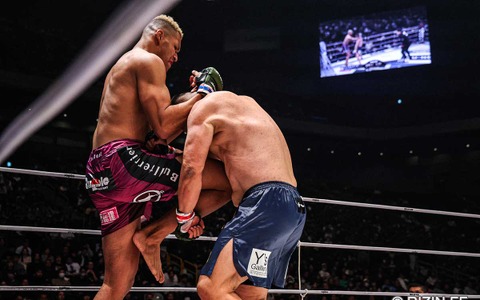 【RIZIN】「ヒザの打点高すぎだろ……」BD出身の巨人・エドポロキングが鮮烈のTKOデビュー　平本蓮も「才能すごい、ヘビー国内トップ行きそう」と激賞 画像