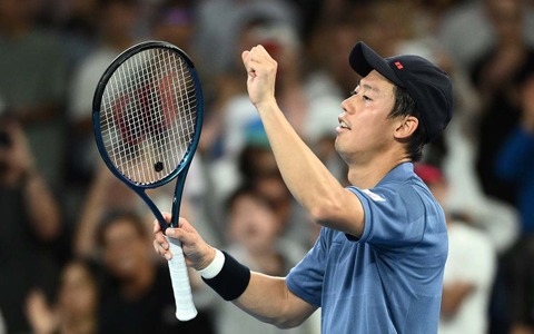 「メルボルンでのケイの奇跡」錦織圭、崖っぷちから見せた6年ぶり全豪OP初戦突破 大会公式が5セット勝率「78.4%」に注目 画像