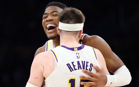 【NBA】レイカーズがレブロン、ドンチッチ抜きで5連勝　バースデー八村塁は今季最多24得点ド軍ベッツも反応、「マジでヤバイな」 画像