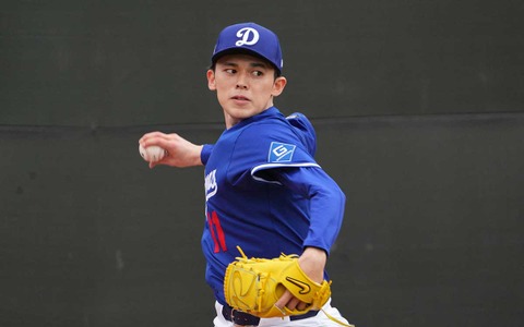 【MLB】「オーマイゴッド!」怪物・佐々木朗希の“初ブルペン”に、捕手バーンズが脱帽 指揮官は開幕2戦目でのメジャー初登板を示唆 画像
