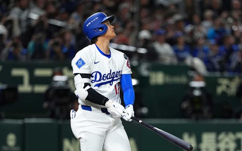 【MLB】大谷翔平の今季1号が“物議”を醸す……米メディアが問題提起も、ファンからは「審判の判定は正しかった」の声殺到 画像