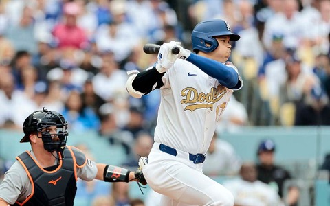 【MLB】大谷翔平、二塁手のグラブ弾く強烈“175キロ”安打　「今年もMVPに向けて準備万端だ」 画像
