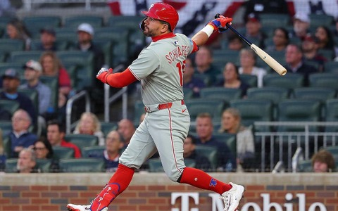 【MLB】球界屈指の“ロマン砲”シュワーバーが今季最速「188キロ弾」 驚愕の弾道ライナーに実況苦笑い「ボールが破壊された」 画像