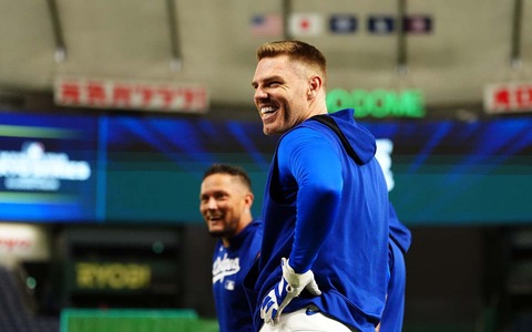 【MLB】ドジャースに朗報……フリーマンが本拠地カブス戦から復帰へ ロバーツ監督も状態確認「良くなっている」 痛めていた右足首が回復 画像