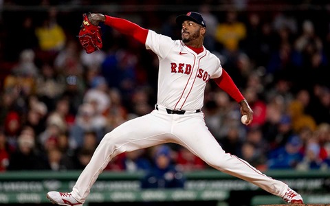 【MLB】37歳で衰えぬ剛腕、世界最速男チャップマンが「164キロ」計測 実況席が困惑「あの速さは打てないだろ……」 画像