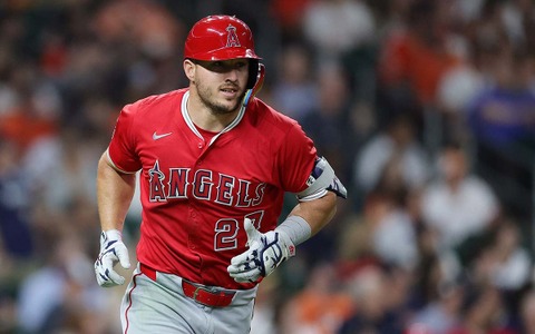 【MLB】“8戦6発”トラウトが止まらない、リーグトップタイの6号アーチ 公式称賛の鮮やか165キロ弾「スイングが美しい」 画像